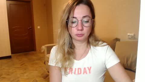 Snapshot of mystiquemaya chatting on 01/06/25, 05:06 Maya online show from 01/06/25, 05:06