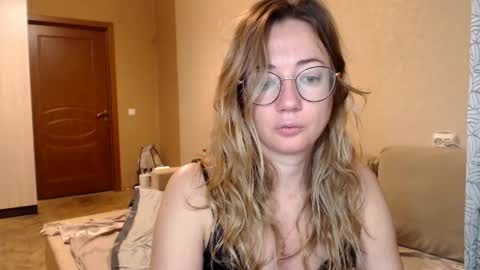 Snapshot of mystiquemaya chatting on 01/23/25, 03:26 Maya online show from 01/23/25, 03:26