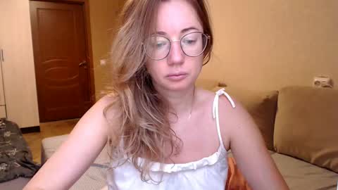 Snapshot of mystiquemaya chatting on 03/12/25, 05:24 Maya online show from 03/12/25, 05:24