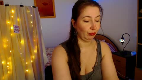 Snapshot of mystydew chatting on 05/01/26, 11:37 MystyDew online show from 05/01/26, 11:37