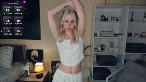 Olivia or just olive online show from 10/09/25, 07:23