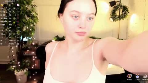 Snapshot of n0_nude chatting on 12/14/25, 10:53 Eva online show from 12/14/25, 10:53