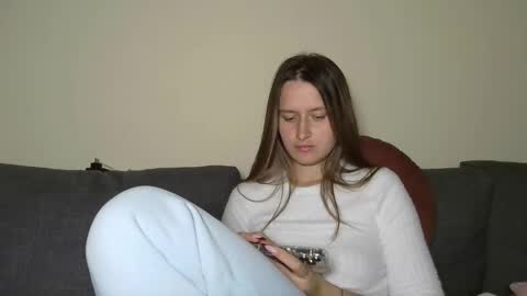 Snapshot of n0names chatting on 02/15/25, 10:42 Eva online show from 02/15/25, 10:42