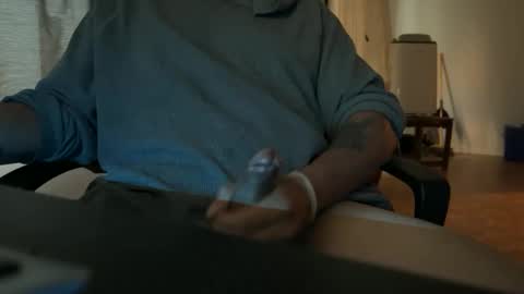 Snapshot of n1_ca chatting on 10/05/25, 12:03 n1_ca online show from 10/05/25, 12:03