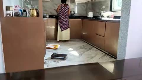 n298033 online show from 11/04/25, 06:01