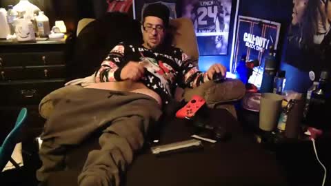 Snapshot of n3v3rpanic1 chatting on 12/26/24, 03:38 SnackPants online show from 12/26/24, 03:38