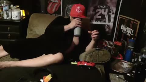 Snapshot of n3v3rpanic1 chatting on 12/28/24, 05:33 SnackPants online show from 12/28/24, 05:33