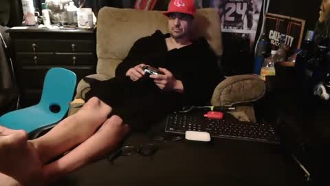 Snapshot of n3v3rpanic1 chatting on 01/03/25, 11:01 SnackPants online show from 01/03/25, 11:01