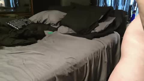 Snapshot of n3v3rpanic1 chatting on 01/08/25, 05:26 SnackPants online show from 01/08/25, 05:26