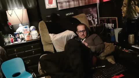 Snapshot of n3v3rpanic1 chatting on 01/16/25, 08:00 SnackPants online show from 01/16/25, 08:00