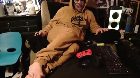 Snapshot of n3v3rpanic1 chatting on 01/17/25, 06:54 SnackPants online show from 01/17/25, 06:54