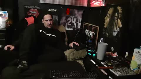 Snapshot of n3v3rpanic1 chatting on 01/20/25, 03:37 SnackPants online show from 01/20/25, 03:37