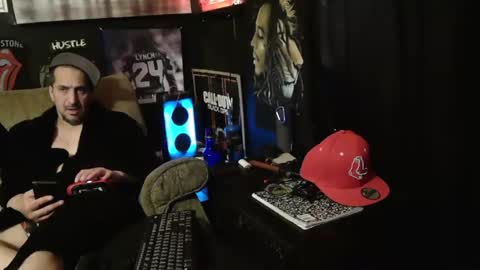 Snapshot of n3v3rpanic1 chatting on 01/21/25, 07:15 SnackPants online show from 01/21/25, 07:15