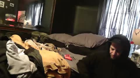 Snapshot of n3v3rpanic1 chatting on 01/22/25, 07:34 SnackPants online show from 01/22/25, 07:34