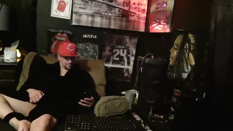 Snapshot of n3v3rpanic1 chatting on 01/27/25, 05:36 SnackPants online show from 01/27/25, 05:36