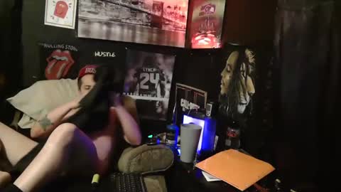 Snapshot of n3v3rpanic1 chatting on 01/28/25, 06:05 SnackPants online show from 01/28/25, 06:05