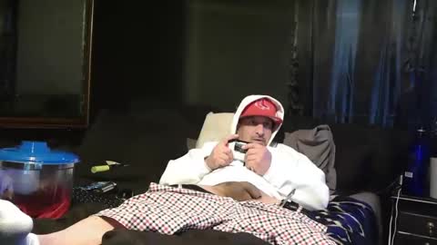 Snapshot of n3v3rpanic1 chatting on 02/12/25, 12:58 SnackPants online show from 02/12/25, 12:58