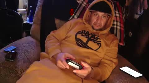 Snapshot of n3v3rpanic1 chatting on 02/27/25, 08:17 SnackPants online show from 02/27/25, 08:17