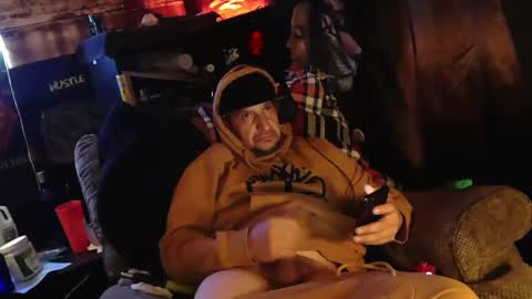 Snapshot of n3v3rpanic1 chatting on 02/28/25, 08:31 SnackPants online show from 02/28/25, 08:31