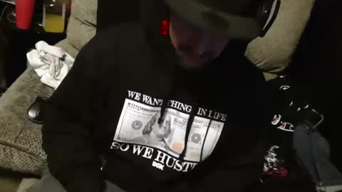 Snapshot of n3v3rpanic1 chatting on 03/12/25, 09:02 SnackPants online show from 03/12/25, 09:02