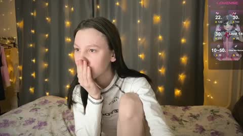 Snapshot of na_prikole_ chatting on 02/10/25, 08:31 Vanessa and Julia  online show from 02/10/25, 08:31