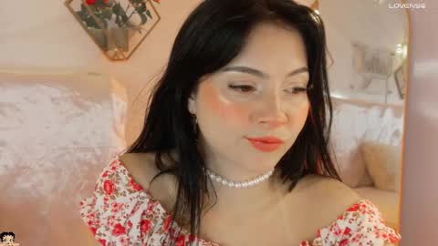 naamah_b online show from 11/04/25, 02:05