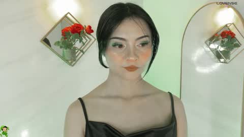 naamah_b online show from 03/17/26, 02:42