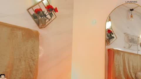 naamah_b online show from 04/14/26, 03:29