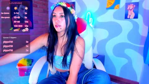 Snapshot of naaoomi chatting on 12/26/24, 08:11 Camila- free online show from 12/26/24, 08:11