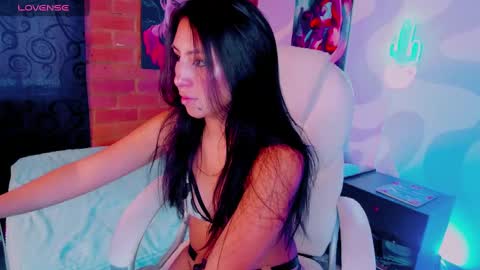 Snapshot of naaoomi chatting on 02/03/25, 09:29 Camila- free online show from 02/03/25, 09:29