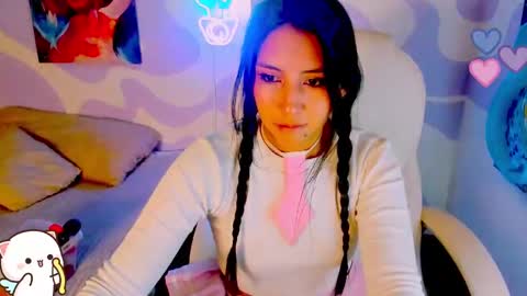 Snapshot of naaoomi chatting on 03/11/25, 08:31 Camila- free online show from 03/11/25, 08:31