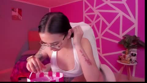 anny online show from 02/10/26, 02:04