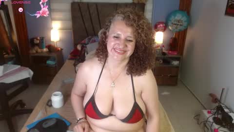 nadia_84 online show from 04/22/26, 07:26