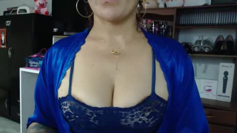 Nadia  online show from 02/09/25, 06:22