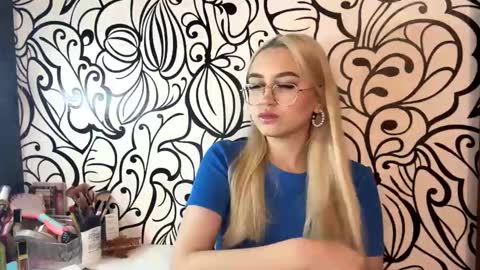 Snapshot of nadiaknake chatting on 02/27/26, 11:21 Katrin online show from 02/27/26, 11:21