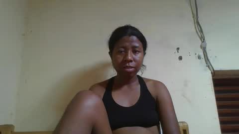 nadiasando online show from 11/18/25, 07:51