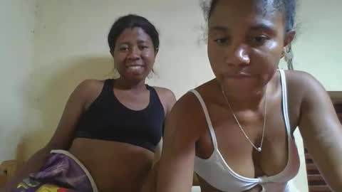 nadiasando online show from 11/20/25, 08:08