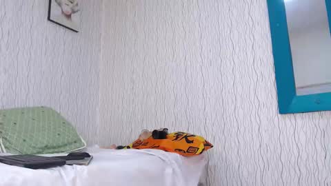 Snapshot of nadiawhite_ chatting on 02/17/25, 10:03 Nadia online show from 02/17/25, 10:03