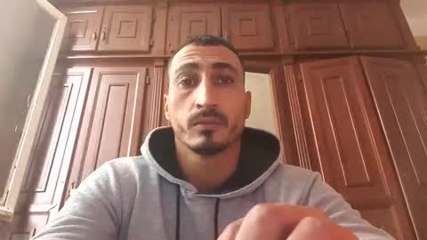 Snapshot of nadirff16 chatting on 12/22/25, 12:24 V online show from 12/22/25, 12:24