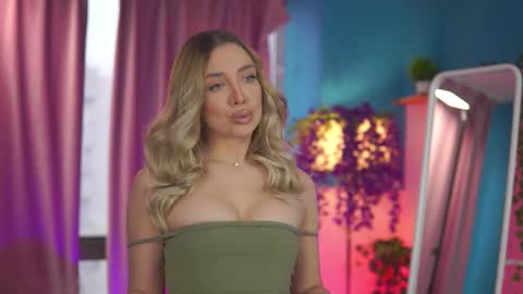 Snapshot of nadyablue chatting on 03/02/26, 05:08 Nadia online show from 03/02/26, 05:08