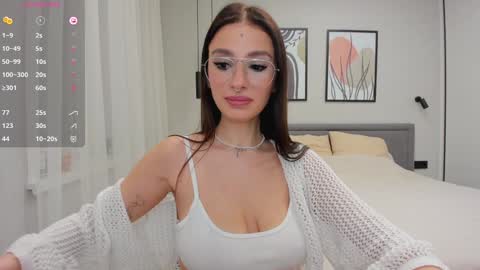 Snapshot of nadyayax chatting on 01/18/25, 02:44 Nadya online show from 01/18/25, 02:44