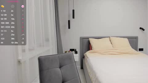 Snapshot of nadyayax chatting on 10/31/25, 01:34 Nadya online show from 10/31/25, 01:34