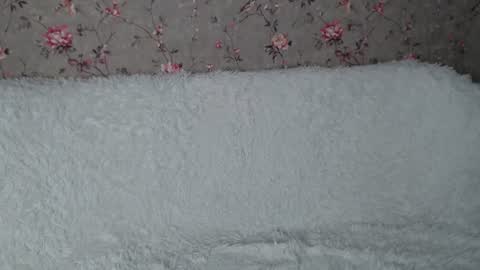 Naemi online show from 06/18/26, 04:00