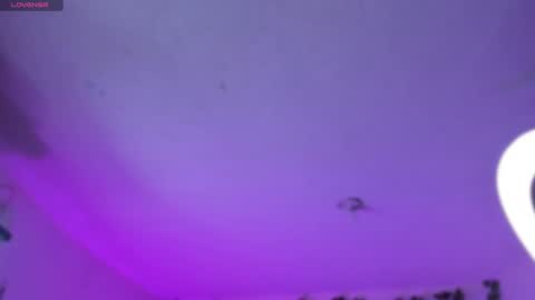 Snapshot of naenia_demonty_ chatting on 12/19/24, 11:25 Naenia     online show from 12/19/24, 11:25