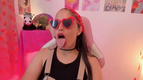 Snapshot of naharasoler chatting on 11/24/25, 09:36 Nahara Soler online show from 11/24/25, 09:36