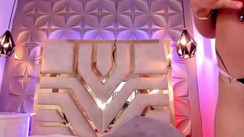 Snapshot of nahia_low chatting on 12/03/24, 10:17  Valeria  online show from 12/03/24, 10:17