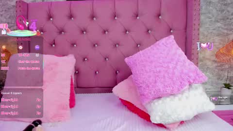 NahiaraReina  online show from 02/26/25, 01:41