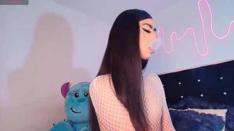 NahiaVictoria  online show from 05/19/26, 04:13