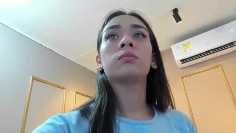 Snapshot of nahimithompson chatting on 11/08/25, 07:12 Nahimi online show from 11/08/25, 07:12