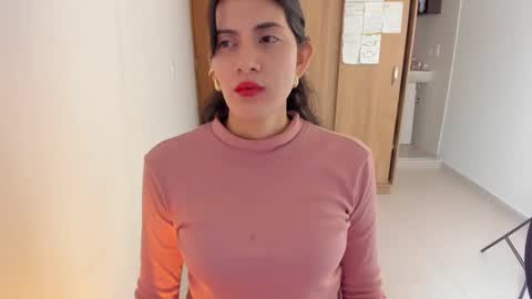 Snapshot of nahomi2021 chatting on 01/15/25, 02:06 independent model online show from 01/15/25, 02:06
